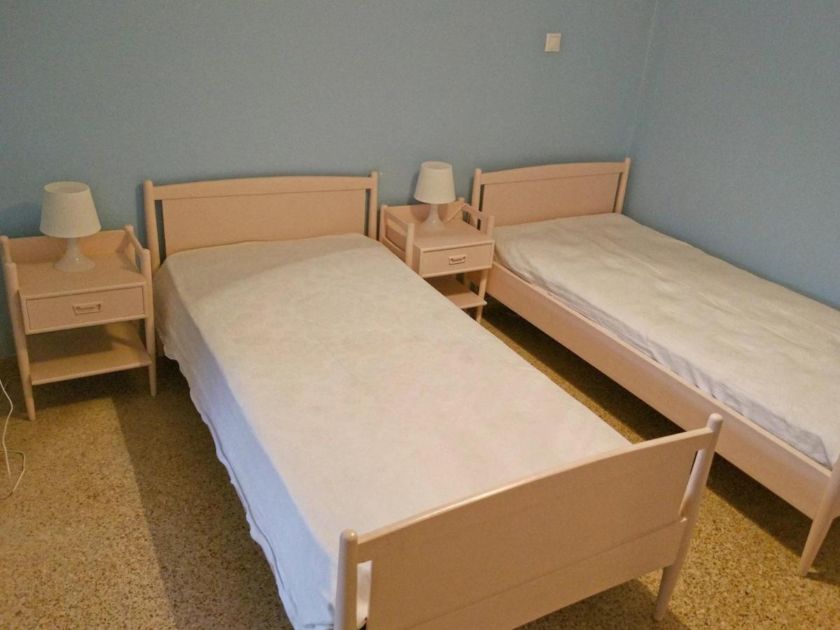 δίπλα στη θάλασσα, παραλία μαρκοπούλου