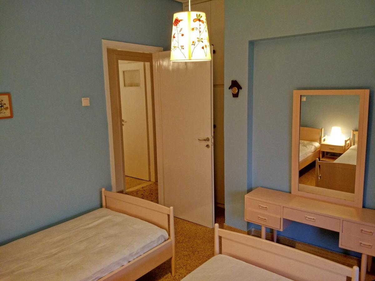 δίπλα στη θάλασσα, παραλία μαρκοπούλου Apartment Oropos